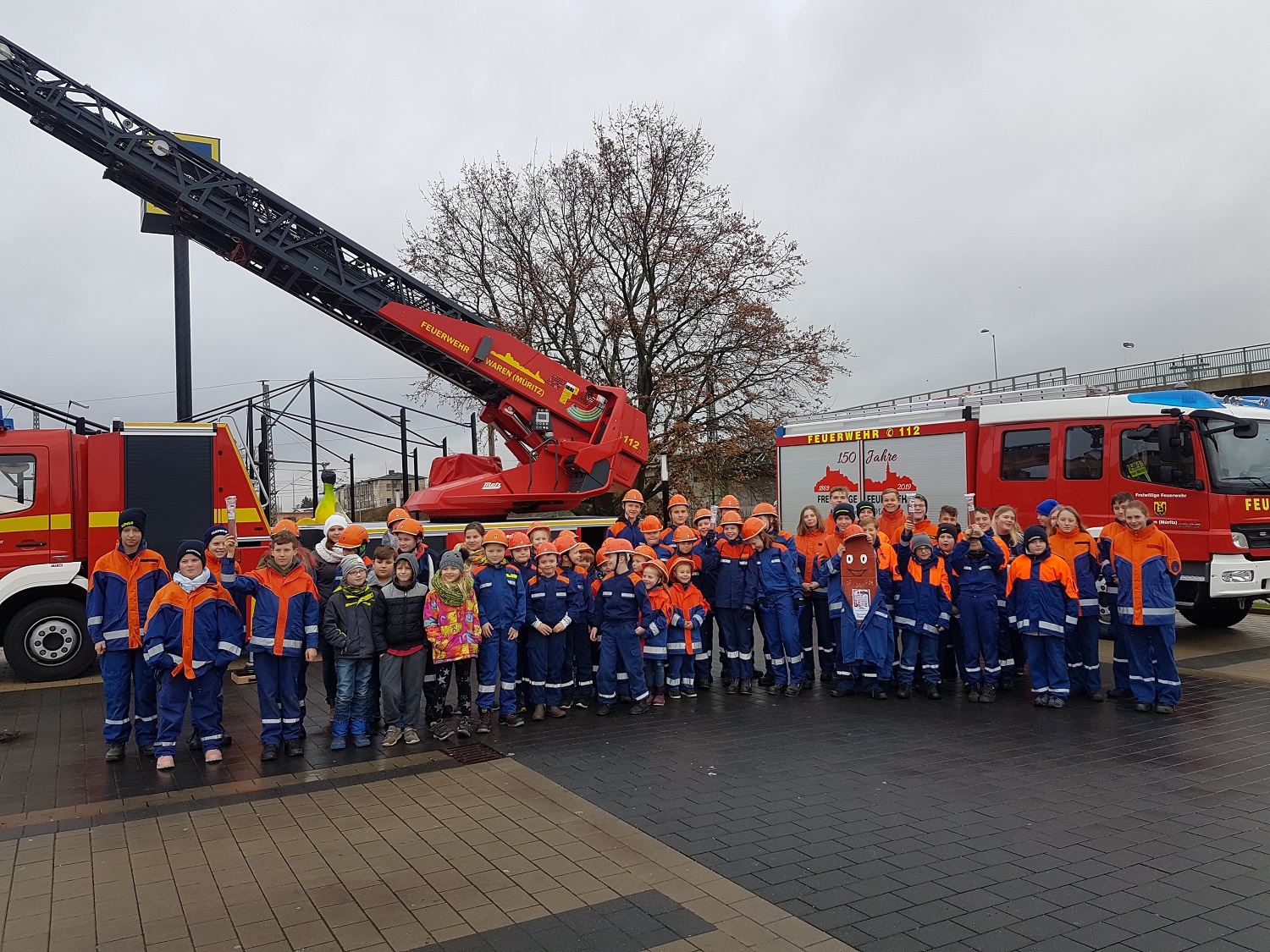 Feuerwehrmettwurst Selfie-Contest 2019 in Waren, Dezember 2019