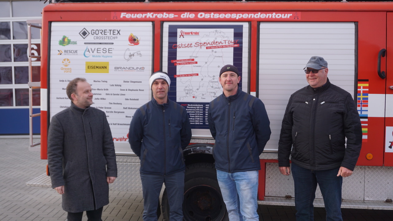 OstseespendenTour FeuerKrebs_2022_Foto01_Verrabscghiedung